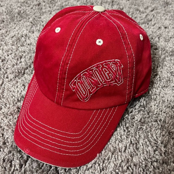 Top of the World Accessories - UNLV Women’s Distressed Adjustable Baseball Hat